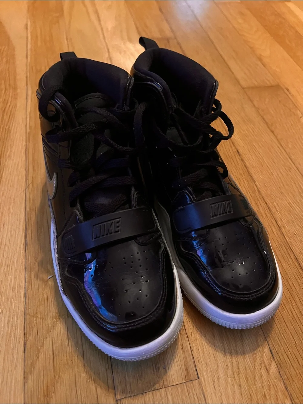 Nike Kids Black and Gold High-Top Sneakers with Elephant Print size 3Y